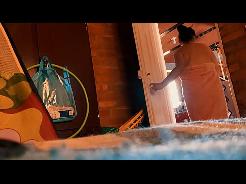 ❤️ Xhaxhai më ndjek në dush, më qitë ndërsa unë bëj dush. ☑  Seks tek ne sq.hentaidude.ru ❌